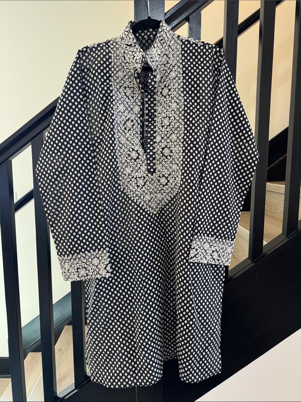 Kurta Black & White size L